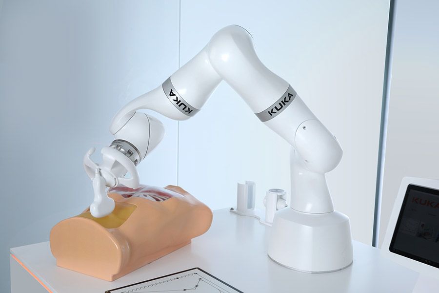 kuka medica 4