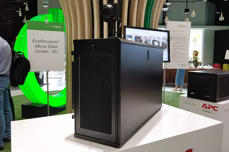 Schneider Electric představuje nové mikrodatové centrum pro podporu edge serverů